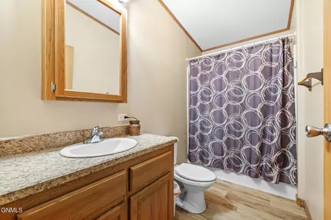Bath - 2305 29th St W, Williston, ND 58801 photo 3 of 3