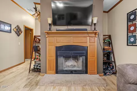 Entry Way - 2305 29th St W, Williston, ND 58801 photo 2 of 3