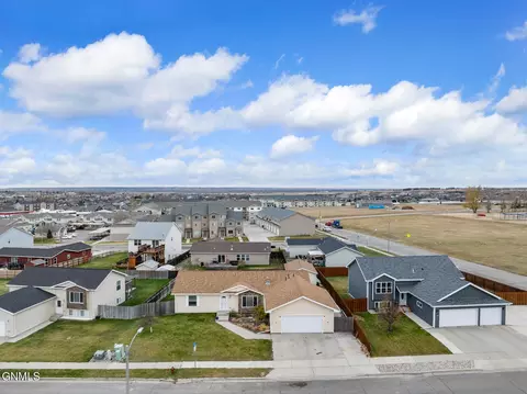 View/Area - 2305 29th St W, Williston, ND 58801 photo 2 of 4