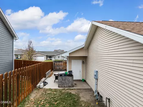 Exterior - 2305 29th St W, Williston, ND 58801 photo 5 of 5