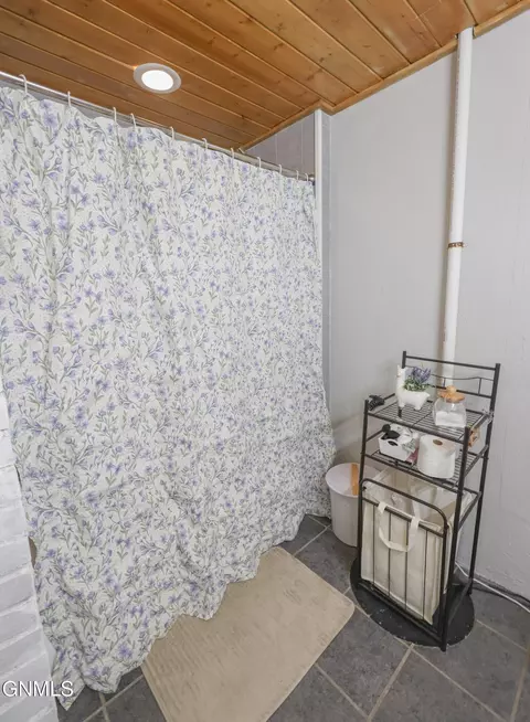 Bath - 904 5th St W, Williston, ND 58801 photo 5 of 5