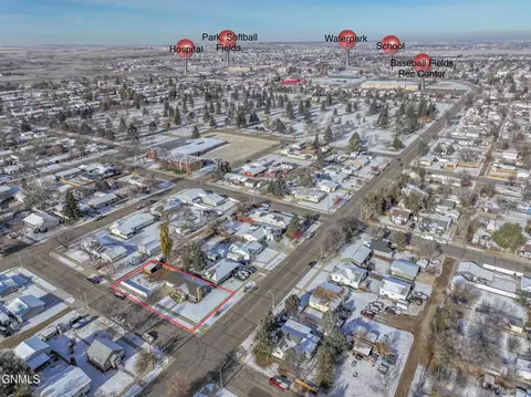 View/Area - 904 5th St W, Williston, ND 58801 photo 2 of 2