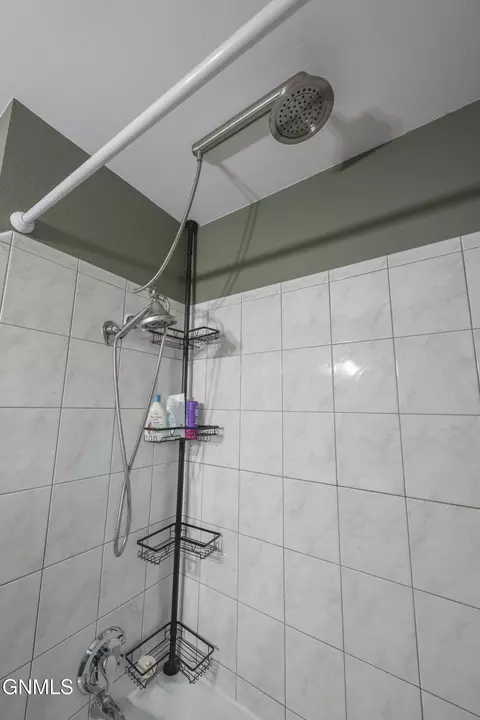 Bath - 904 5th St W, Williston, ND 58801 photo 2 of 5