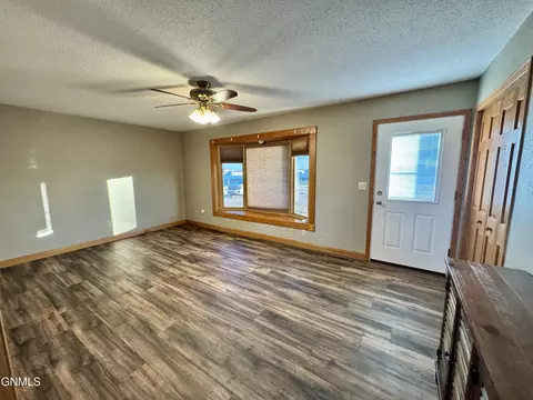 1533 53rd St W, Williston, ND 58801 photo 25
