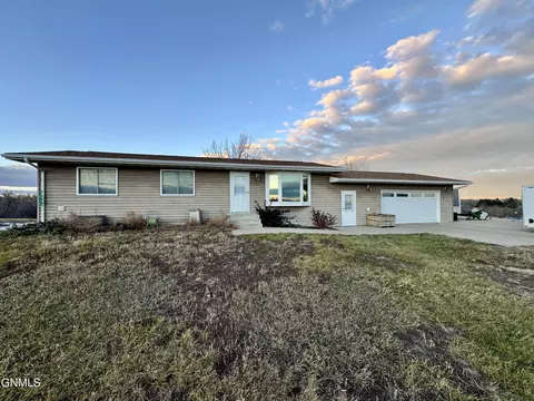 1533 53rd St W, Williston, ND 58801