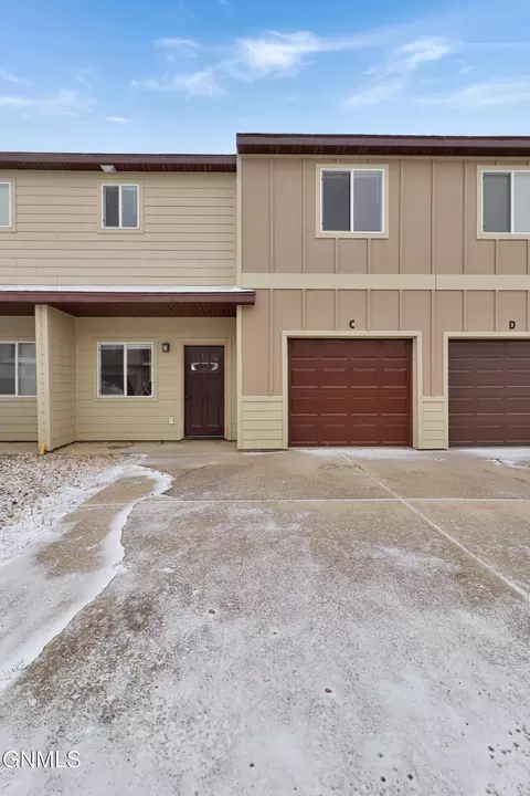 5803 Victoria Ave, Williston, ND 58801
