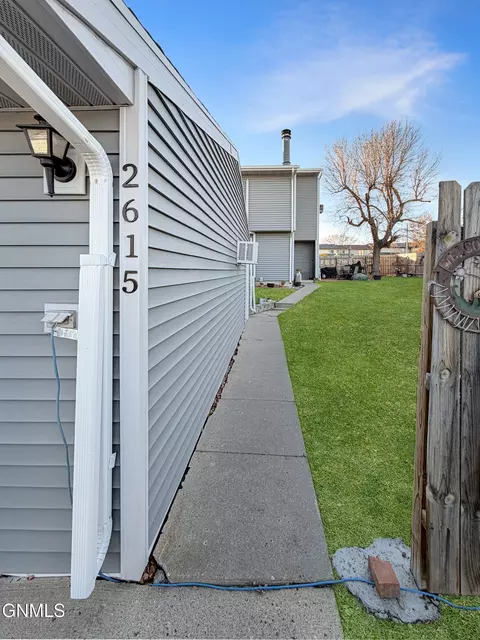 Exterior - 2615 18th Ct W, Williston, ND 58801 photo 2 of 5