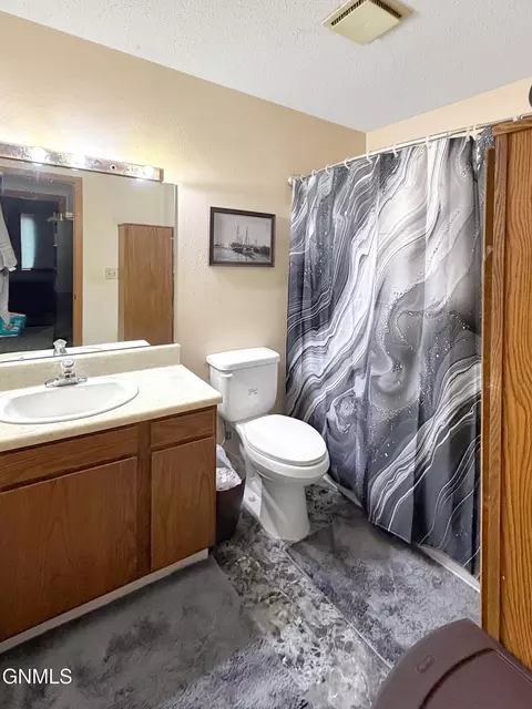 Bath - 2615 18th Ct W, Williston, ND 58801 photo 2 of 2