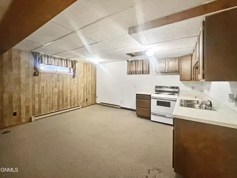 Kitchen - 901 6th St W, Williston, ND 58801 photo 3 of 4