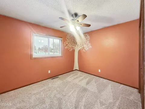 Bedroom - 901 6th St W, Williston, ND 58801 photo 2 of 3