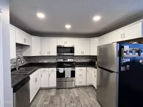 Kitchen - 701 Interstate Ave E, Bismarck, ND 58503 photo 5 of 6