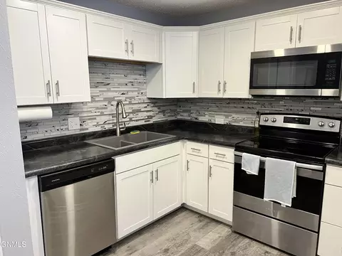 Kitchen - 701 Interstate Ave E, Bismarck, ND 58503 photo 3 of 6