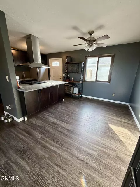 2120 Coulee Dr N, Mandan, ND 58554 photo 7
