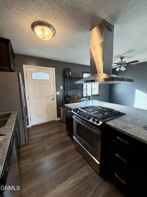 2120 Coulee Dr N, Mandan, ND 58554 photo 10