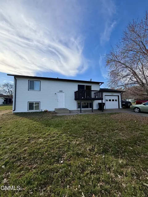2120 Coulee Dr N, Mandan, ND 58554 photo 23