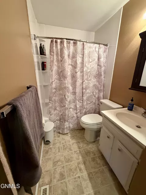 2120 Coulee Dr N, Mandan, ND 58554 photo 18