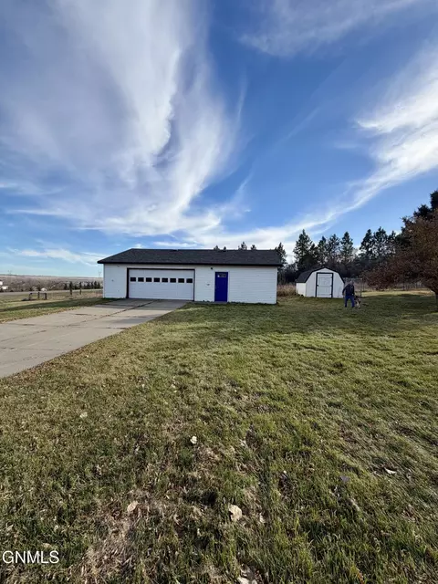 2120 Coulee Dr N, Mandan, ND 58554 photo 21