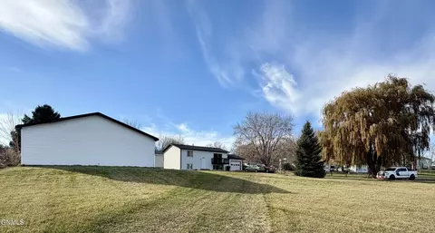 2120 Coulee Dr N, Mandan, ND 58554 photo 30