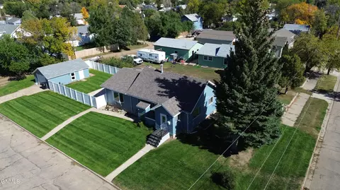 802 8th Ave W, Williston, ND 58801
