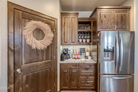 Kitchen - 602 Cobblestone Loop SW, Mandan, ND 58554 photo 7 of 11