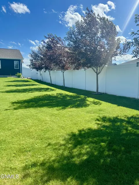 Exterior - 602 Cobblestone Loop SW, Mandan, ND 58554 photo 26 of 29