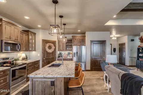 Kitchen - 602 Cobblestone Loop SW, Mandan, ND 58554 photo 2 of 11