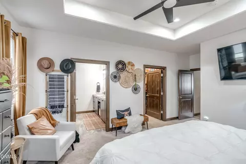 Bedroom - 602 Cobblestone Loop SW, Mandan, ND 58554 photo 10 of 11