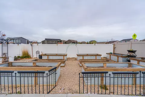Exterior - 602 Cobblestone Loop SW, Mandan, ND 58554 photo 17 of 29