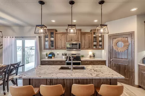Kitchen - 602 Cobblestone Loop SW, Mandan, ND 58554 photo 1 of 11
