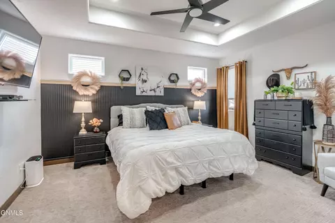 Bedroom - 602 Cobblestone Loop SW, Mandan, ND 58554 photo 8 of 11