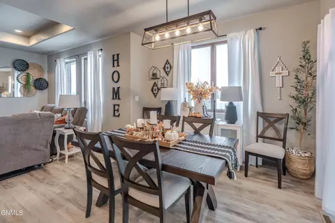 Dining - 602 Cobblestone Loop SW, Mandan, ND 58554 photo 3 of 3
