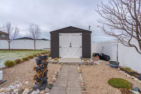 Exterior - 602 Cobblestone Loop SW, Mandan, ND 58554 photo 20 of 29