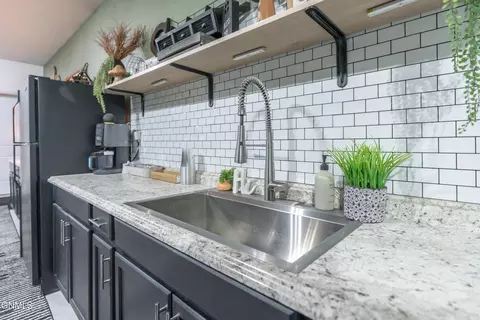 Kitchen - 602 Cobblestone Loop SW, Mandan, ND 58554 photo 11 of 11