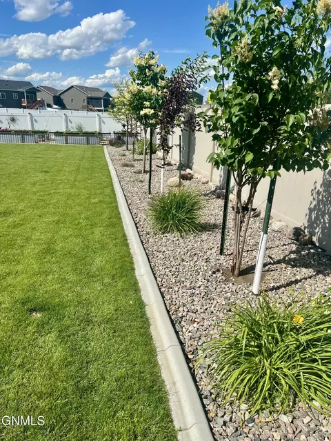 Exterior - 602 Cobblestone Loop SW, Mandan, ND 58554 photo 24 of 29