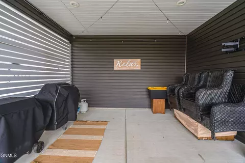 Exterior - 602 Cobblestone Loop SW, Mandan, ND 58554 photo 10 of 29