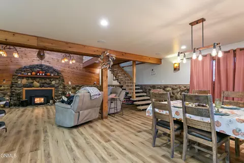 Dining - 4643 119th Rd NW, Epping, ND 58843 photo 1 of 2