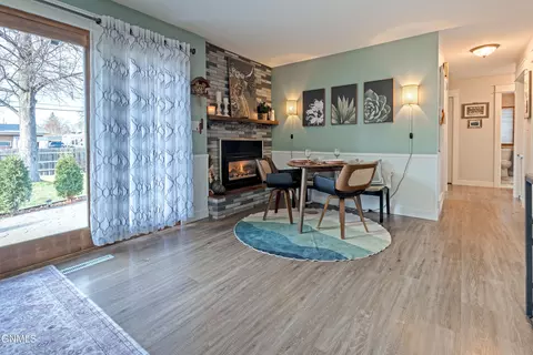 1215 University Ave, Williston, ND 58801 photo 11
