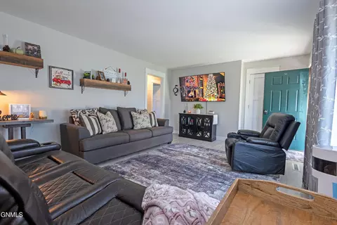 1215 University Ave, Williston, ND 58801 photo 4