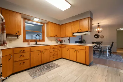 Kitchen - 908 8th Ave W, Dickinson, ND 58601 photo 1 of 2