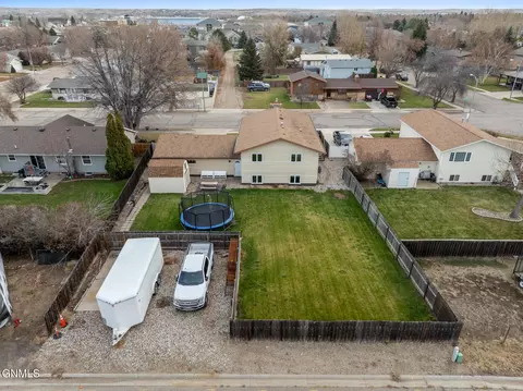 2309 14th Ave W, Williston, ND 58801 photo 10