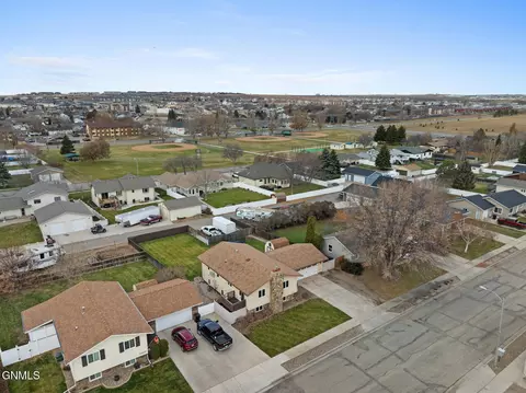 2309 14th Ave W, Williston, ND 58801 photo 9