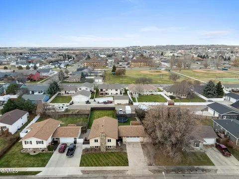 2309 14th Ave W, Williston, ND 58801 photo 8