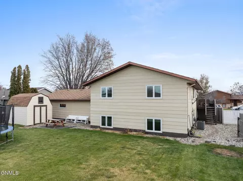 2309 14th Ave W, Williston, ND 58801 photo 5