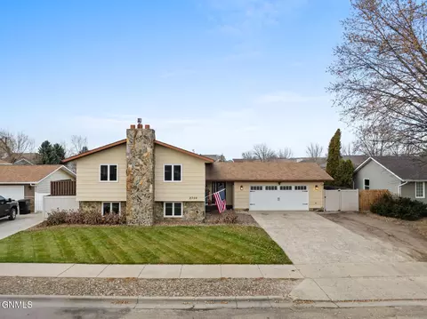 2309 14th Ave W, Williston, ND 58801 photo 3