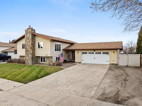 2309 14th Ave W, Williston, ND 58801 photo 2