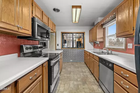 Kitchen - 505 17th Ave W, Williston, ND 58801 photo 3 of 3