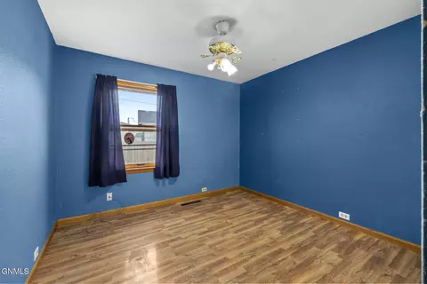 Bedroom - 505 17th Ave W, Williston, ND 58801 photo 4 of 6