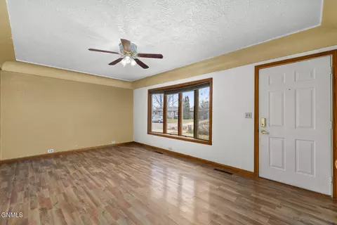 Living - 505 17th Ave W, Williston, ND 58801 photo 5 of 5