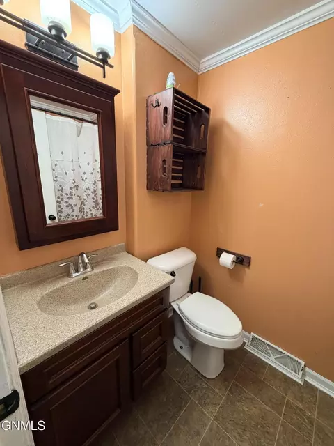 Bath - 521 Berthold St NE, Berthold, ND 58718 photo 1 of 2