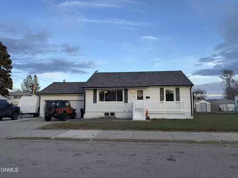 Exterior - 1232 8th Ave W, Williston, ND 58801 photo 2 of 3